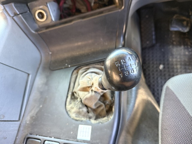 三菱ふそうスーパーグレートダンプ大型（10t）[写真32]