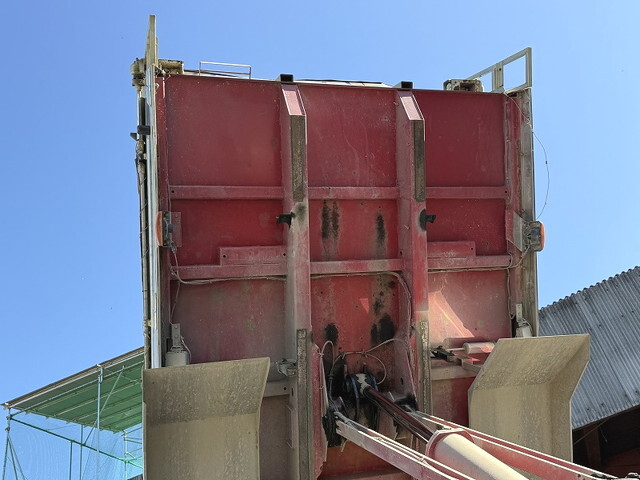 三菱ふそうスーパーグレートダンプ大型（10t）[写真07]