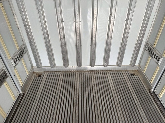 いすゞエルフ冷凍車（冷蔵車）小型（2t・3t）[写真10]