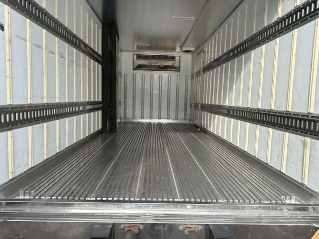 いすゞエルフ冷凍車（冷蔵車）小型（2t・3t）[写真12]