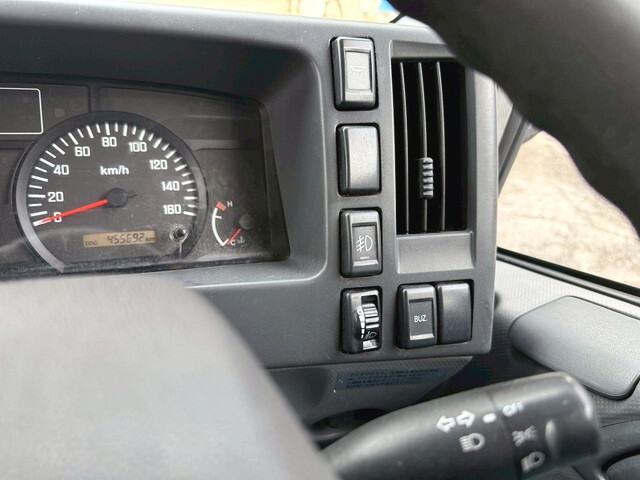 いすゞエルフ冷凍車（冷蔵車）小型（2t・3t）[写真27]