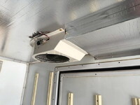 いすゞエルフ冷凍車（冷蔵車）小型（2t・3t）[写真08]