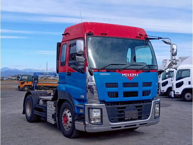 中古ギガトレーラーヘッド（トラクターヘッド）