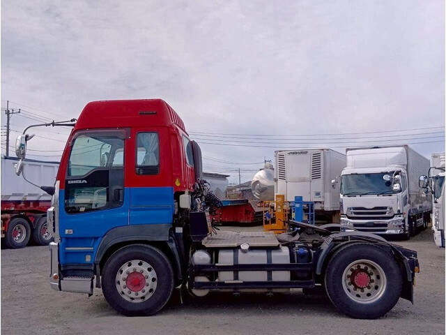 いすゞギガトレーラーヘッド（トラクターヘッド）大型（10t）[写真13]
