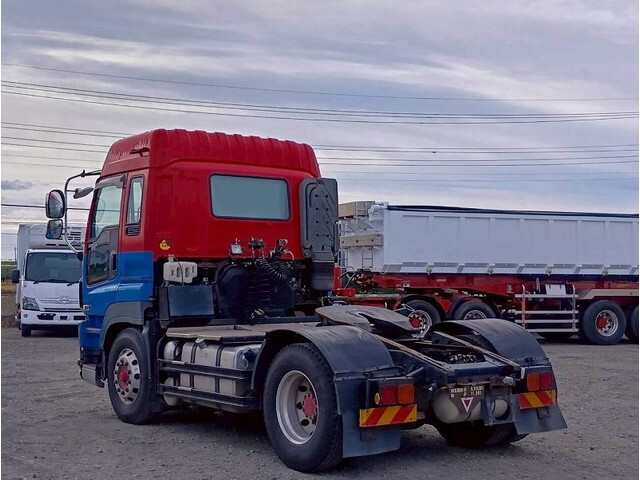 いすゞギガトレーラーヘッド（トラクターヘッド）大型（10t）[写真02]