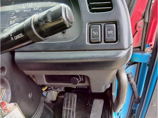 いすゞギガトレーラーヘッド（トラクターヘッド）大型（10t）[写真23]