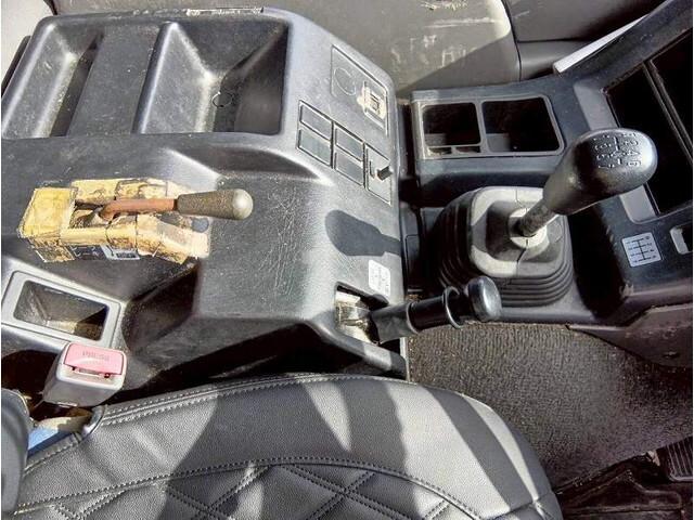 いすゞギガトレーラーヘッド（トラクターヘッド）大型（10t）[写真27]