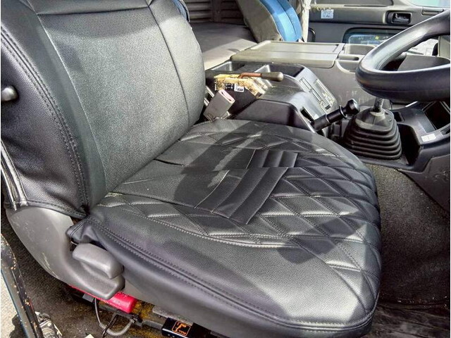 いすゞギガトレーラーヘッド（トラクターヘッド）大型（10t）[写真30]