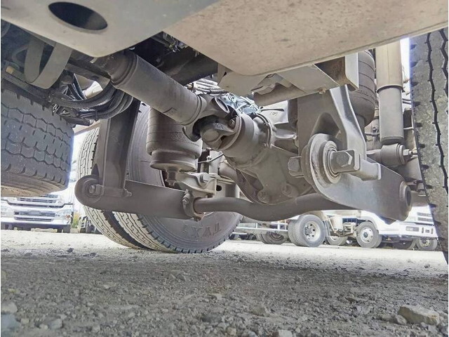 いすゞギガトレーラーヘッド（トラクターヘッド）大型（10t）[写真37]