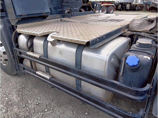 いすゞギガトレーラーヘッド（トラクターヘッド）大型（10t）[写真39]