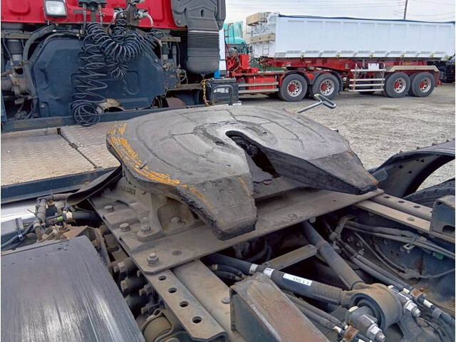 いすゞギガトレーラーヘッド（トラクターヘッド）大型（10t）[写真07]