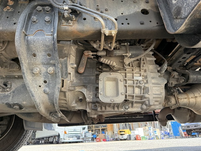 三菱ふそうファイター平ボディ増トン（6t・8t）[写真14]