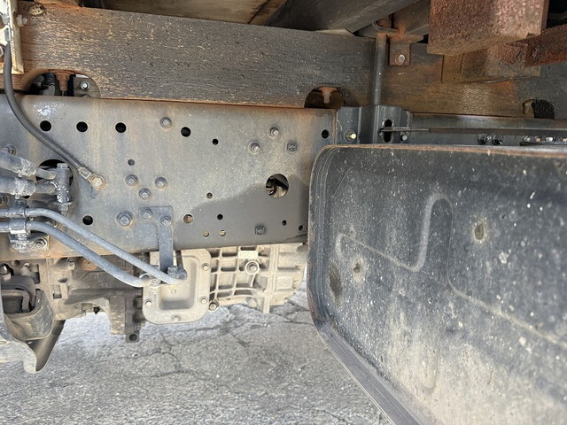 三菱ふそうファイター平ボディ増トン（6t・8t）[写真16]