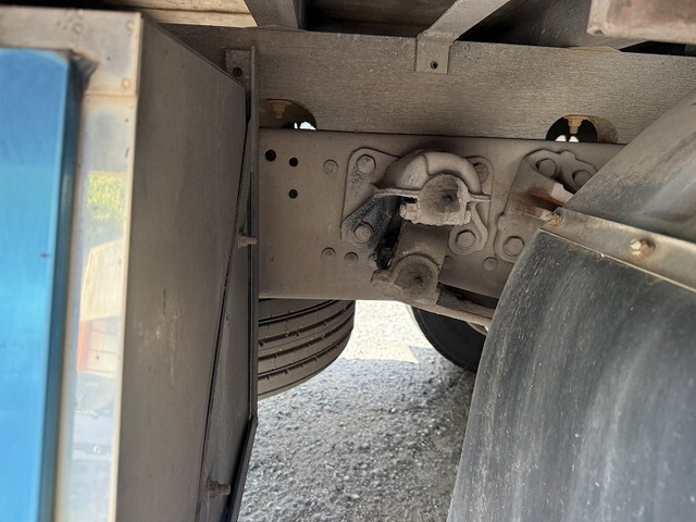 三菱ふそうファイター平ボディ増トン（6t・8t）[写真21]