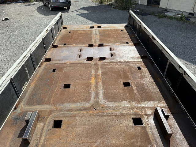 三菱ふそうファイター平ボディ増トン（6t・8t）[写真29]