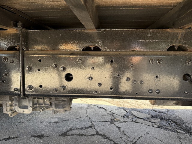 三菱ふそうファイター平ボディ中型（4t）[写真18]