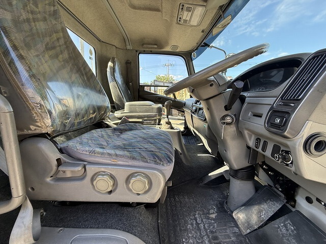 三菱ふそうファイター平ボディ中型（4t）[写真30]