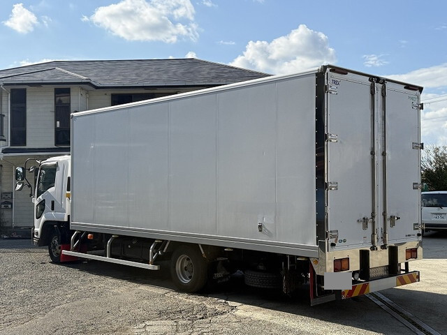 UDトラックスコンドル冷凍車（冷蔵車）中型（4t）[写真02]