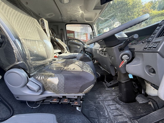 UDトラックスコンドル冷凍車（冷蔵車）中型（4t）[写真32]