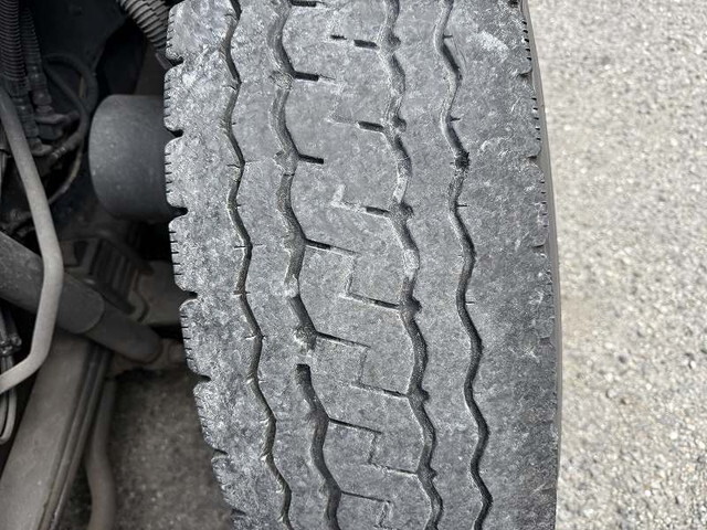 UDトラックスクオントレーラーヘッド（トラクターヘッド）大型（10t）[写真10]