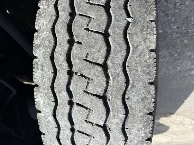 UDトラックスクオントレーラーヘッド（トラクターヘッド）大型（10t）[写真12]