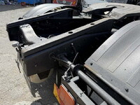 UDトラックスクオントレーラーヘッド（トラクターヘッド）大型（10t）[写真22]