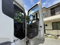 UDトラックスクオントレーラーヘッド（トラクターヘッド）大型（10t）[写真30]