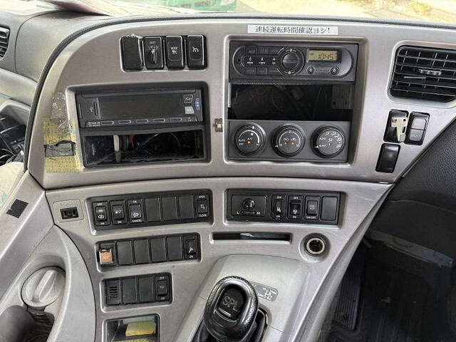 UDトラックスクオントレーラーヘッド（トラクターヘッド）大型（10t）[写真33]