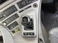 UDトラックスクオントレーラーヘッド（トラクターヘッド）大型（10t）[写真35]