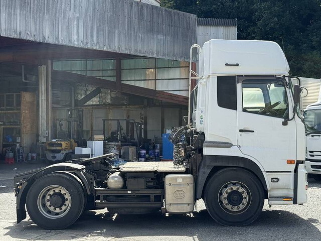 UDトラックスクオントレーラーヘッド（トラクターヘッド）大型（10t）[写真06]