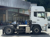 UDトラックスクオントレーラーヘッド（トラクターヘッド）大型（10t）[写真07]