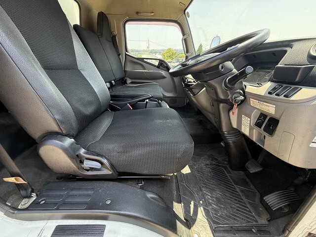 三菱ふそうキャンター冷凍車（冷蔵車）小型（2t・3t）[写真24]