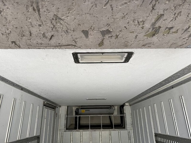 三菱ふそうキャンター冷凍車（冷蔵車）小型（2t・3t）[写真34]