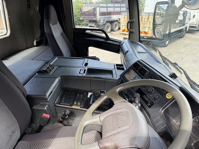 三菱ふそうスーパーグレートトレーラーヘッド（トラクターヘッド）大型（10t）[写真31]