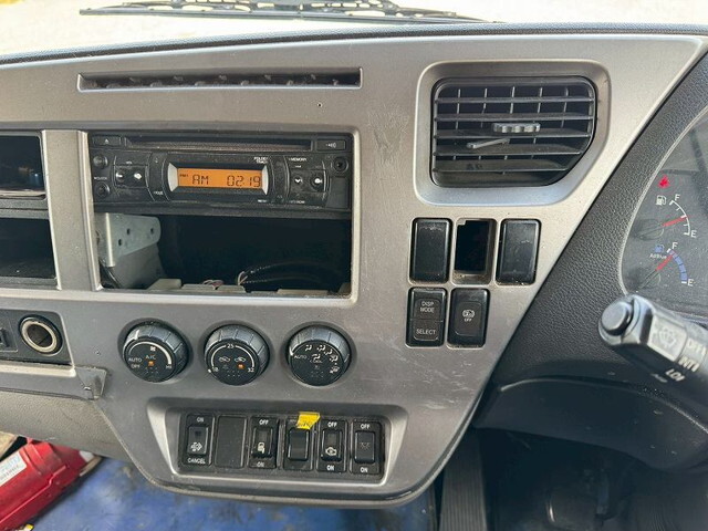 UDトラックスコンドルアルミウイング小型（2t・3t）[写真35]