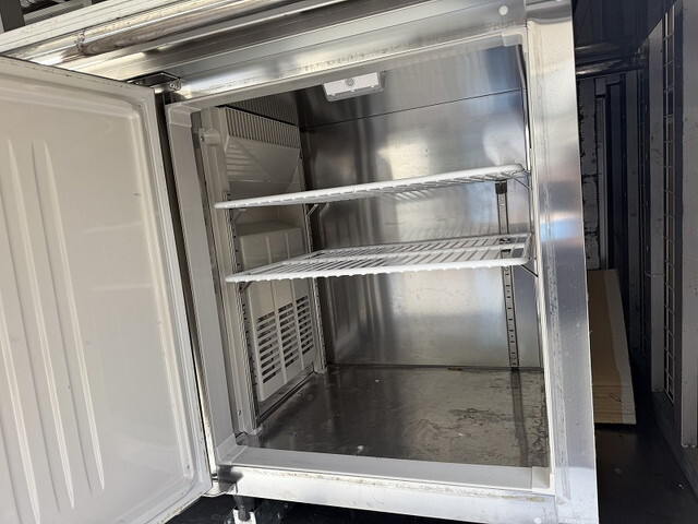 日野デュトロパネルバン小型（2t・3t）[写真13]