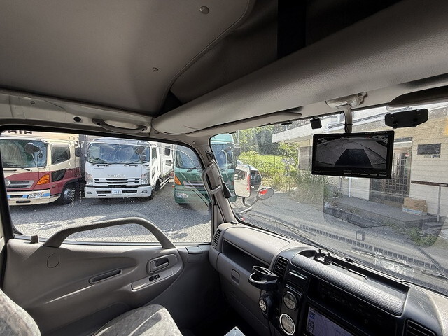 日野デュトロパネルバン小型（2t・3t）[写真30]