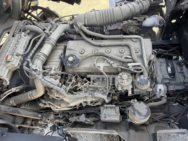 日野プロフィア冷蔵冷凍ウイング大型（10t）[写真18]