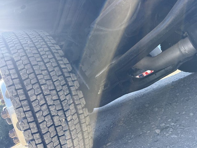 日野プロフィア冷蔵冷凍ウイング大型（10t）[写真30]