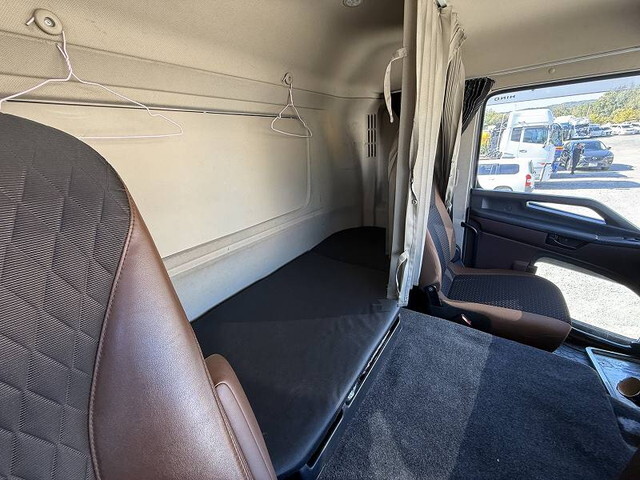 日野プロフィア冷蔵冷凍ウイング大型（10t）[写真38]