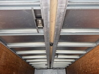 いすゞフォワードアルミウイング中型（4t）[写真12]