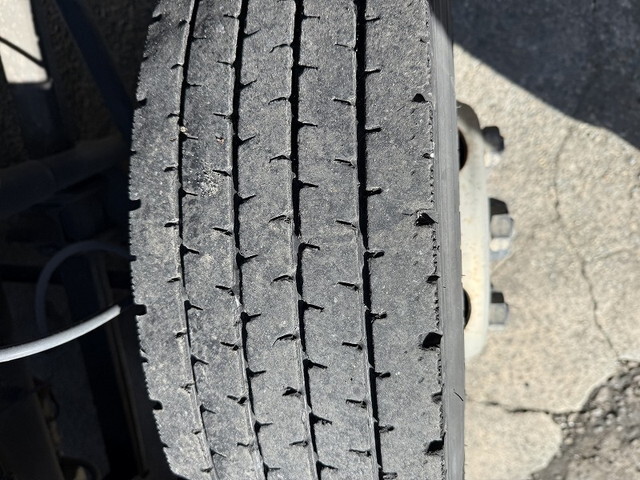 いすゞフォワードアルミウイング中型（4t）[写真21]