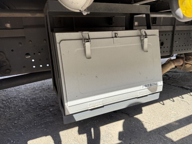 いすゞフォワードアルミウイング中型（4t）[写真30]