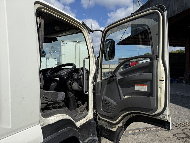 いすゞフォワードアルミウイング中型（4t）[写真31]