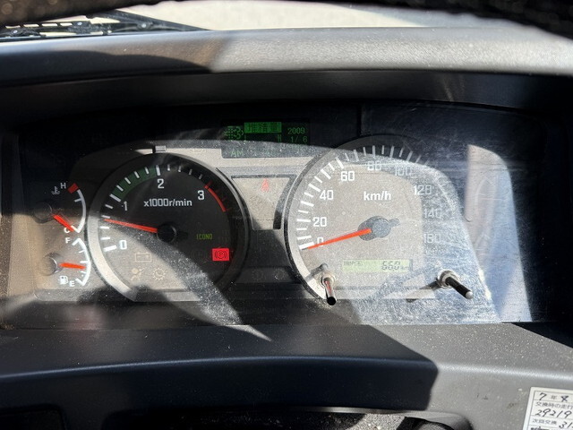 いすゞフォワードアルミウイング中型（4t）[写真36]