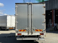 いすゞフォワードアルミウイング中型（4t）[写真08]