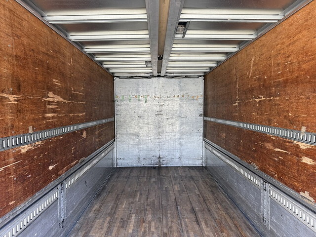 いすゞフォワードアルミウイング中型（4t）[写真09]