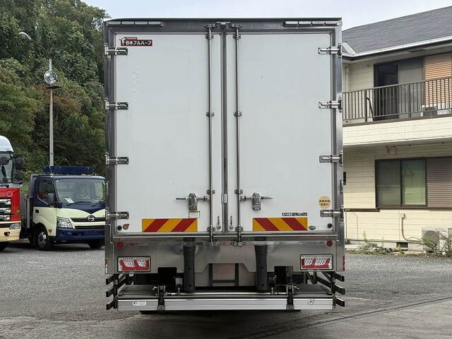 いすゞフォワード冷凍車（冷蔵車）増トン（6t・8t）[写真07]