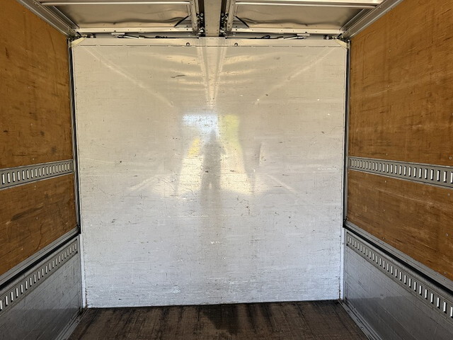 いすゞフォワードアルミウイング中型（4t）[写真14]