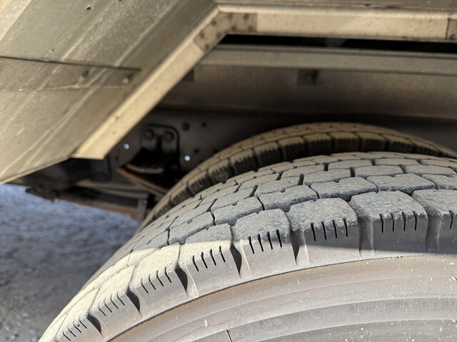 いすゞフォワードアルミウイング中型（4t）[写真24]